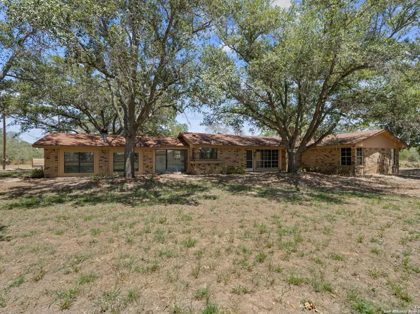 464 WILLIAMS RD, Poteet, TX 78065
