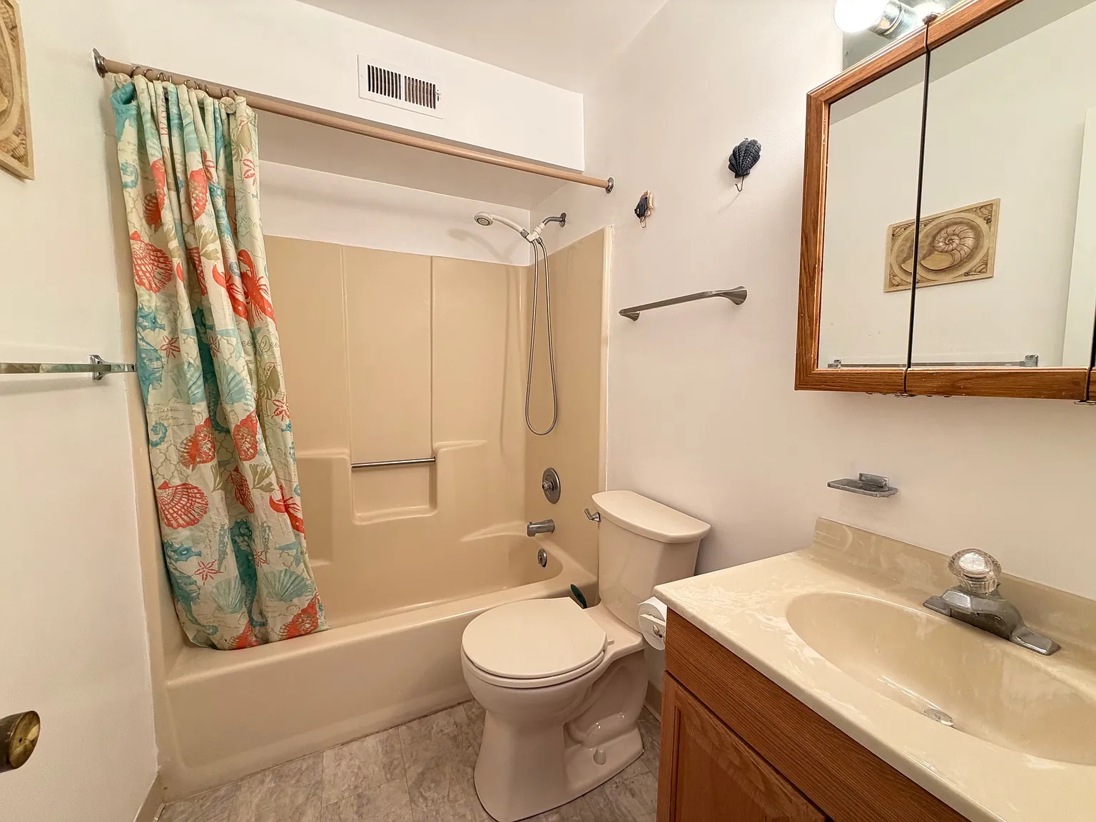 1 bed, 550 sqft, $1,200 — Photo 2