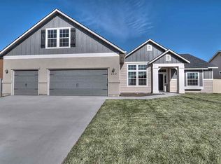 2421 E Snocreek Dr, Eagle, ID 83616