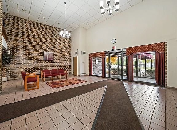 2nd image of 1463 Mercury Dr APT 427