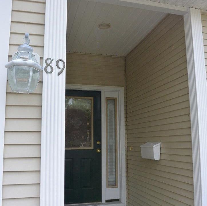 1st image of 89 Hoffman Ave #89