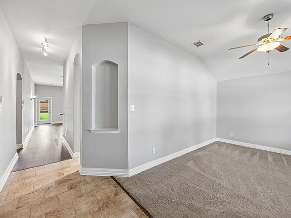 3rd image of 1209 Diamond Back Ln