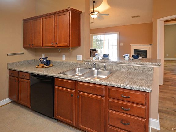 4th image of 623 Wyndhurst Dr Unit 306