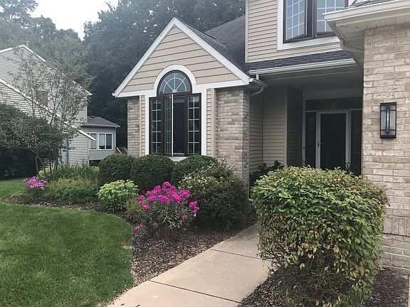 2nd image of 6218 Miramonte Dr NE