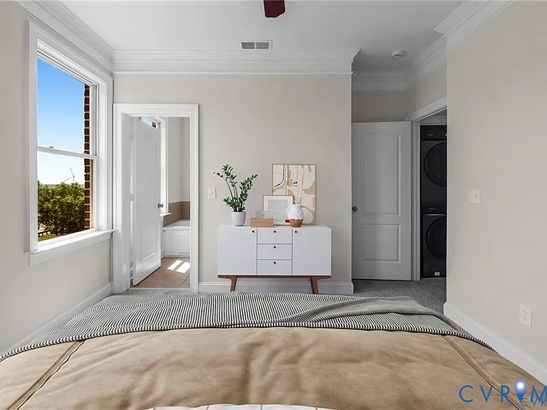 733 S Pine St — Photo 36