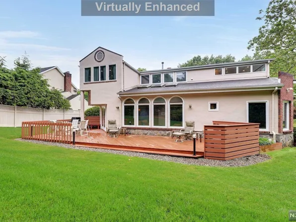 7 Howard Park Dr, Tenafly, NJ 07670