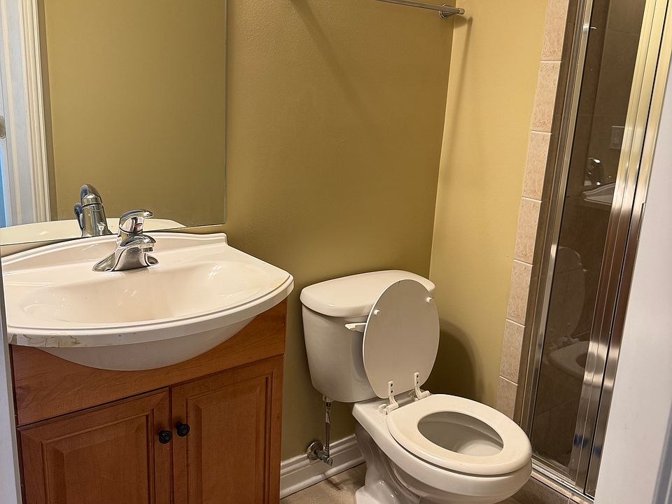 2nd bathroom