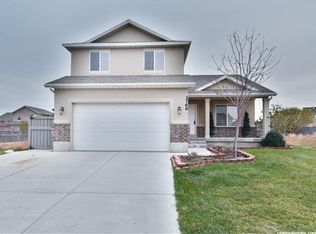 3768 E St Andrews Dr, Eagle Mountain, UT 84005