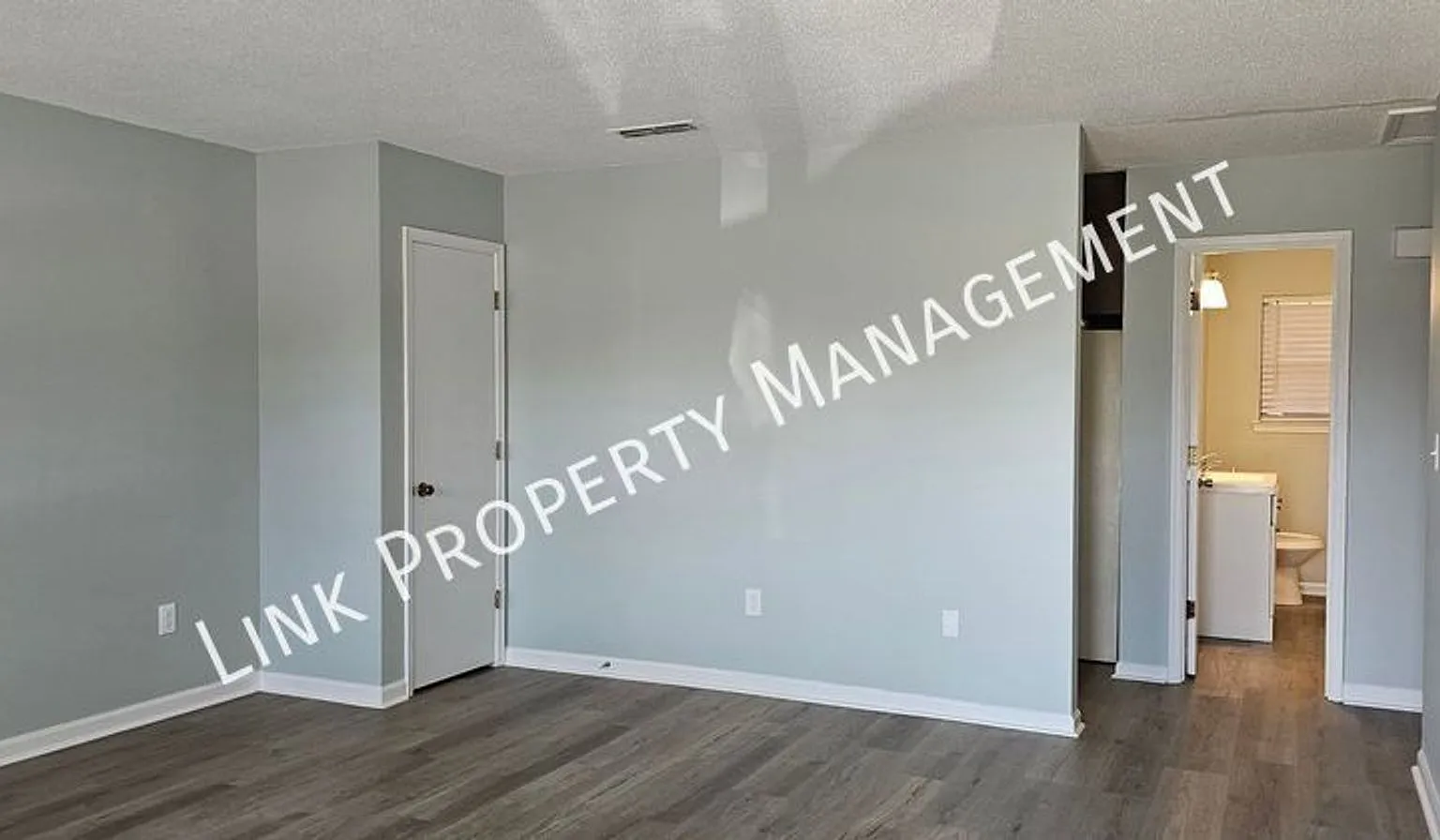 900 Peppermill — Photo 4