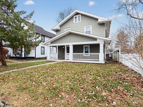 2nd image of 3922 Rookwood Ave