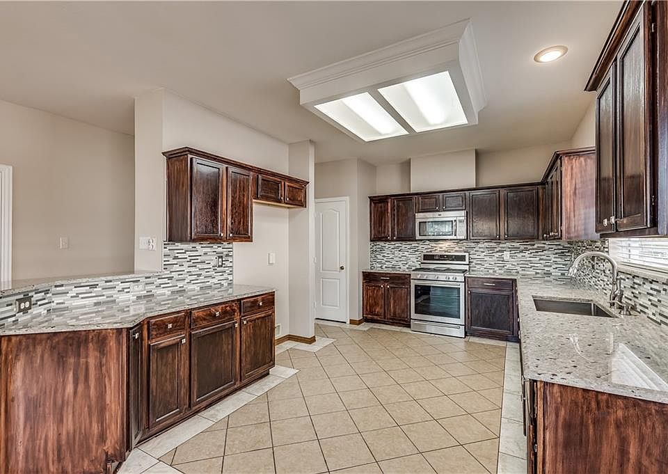 1st image of 4525 Highridge Dr