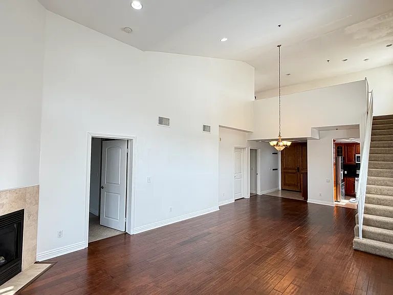 5132 Maplewood Ave #305 — Photo 4