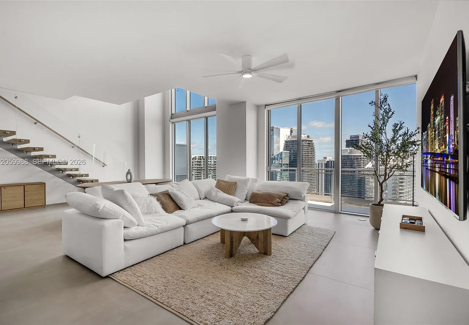 Mint Condo — Photo 2