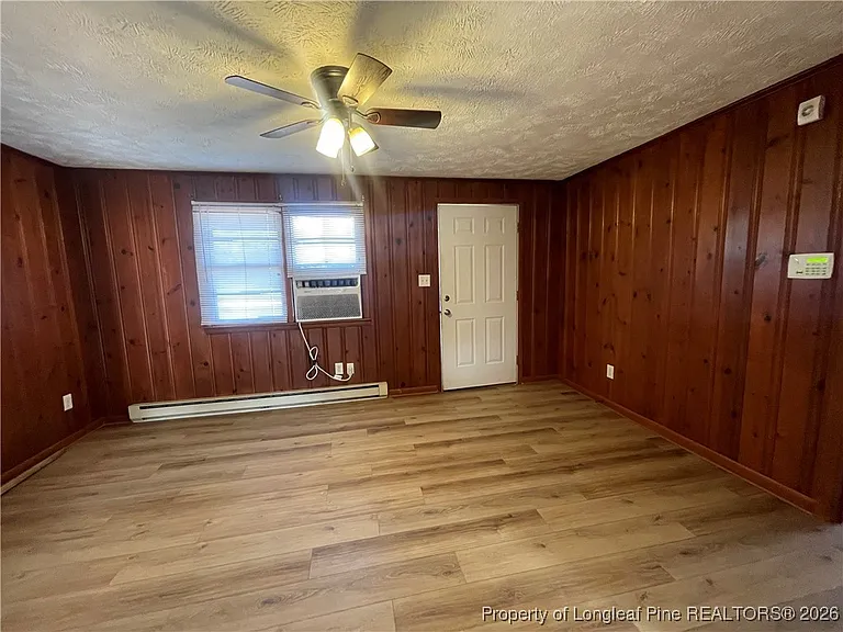 1725 Cumberland Dr — Photo 3