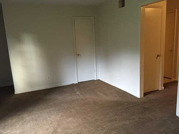 4th image of 776 E 6th St APT B