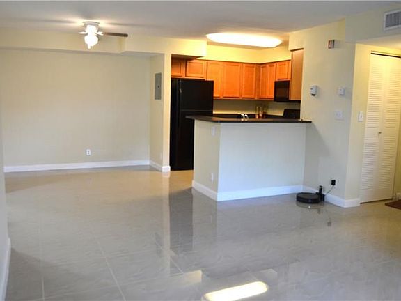 4th image of 7630 NW Westwood Dr #304