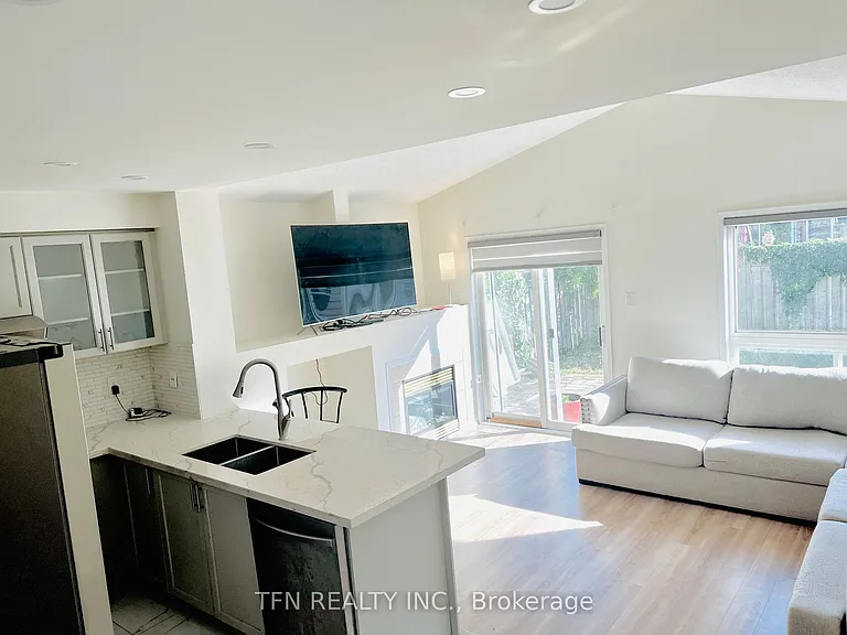 5846 Delle Donne Dr — Photo 3