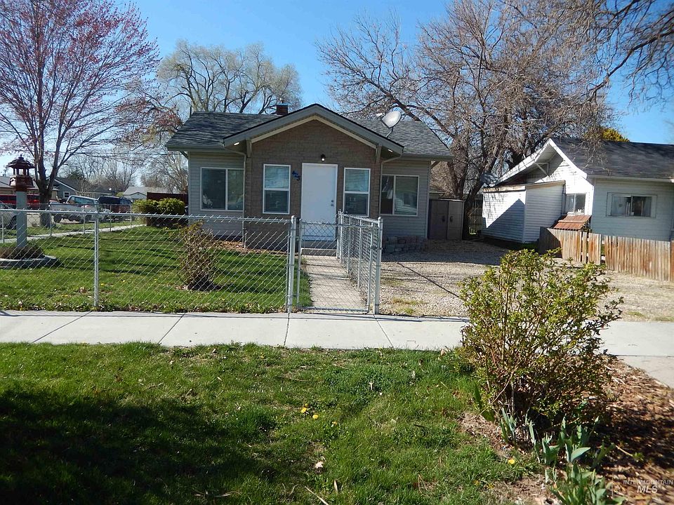 1st image of 423 20th Ave S
