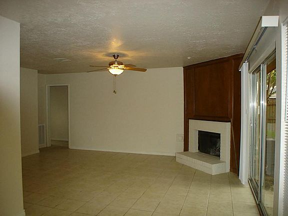 2nd image of 10818 Sugar Hill Dr APT B