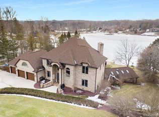 7041 Linden Rd, Fenton, MI 48430