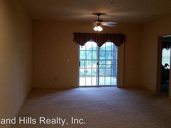 5th image of 330 S Wildwood Dr