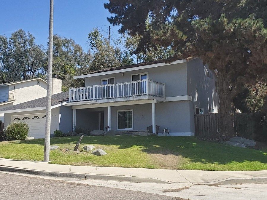 2nd image of 242 Blockton Rd