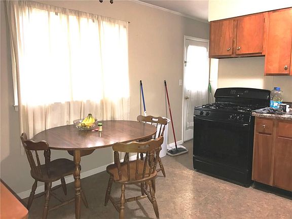 5th image of 307 Debbie Ln