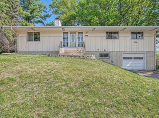 1932 Sky High Dr, New Brighton, MN 55112