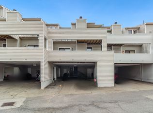 725 Mainsail Ln, Secaucus, NJ 07094