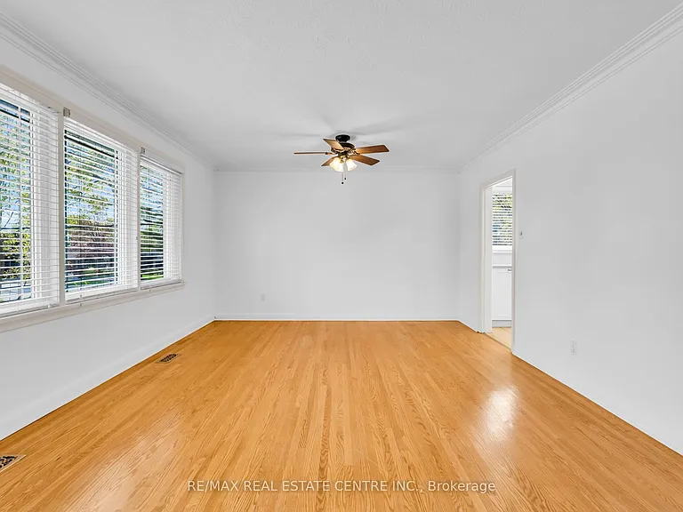 48 Maple Ave S #UPPER — Photo 6