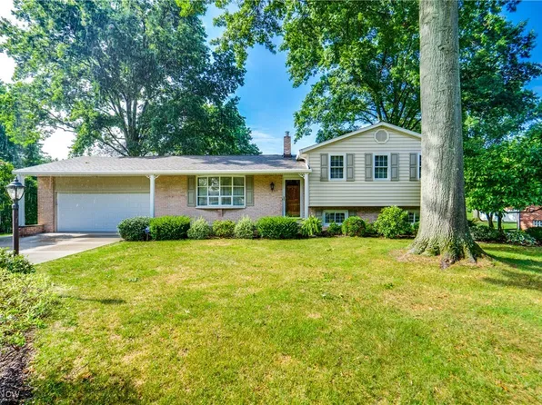 5590 Comanche St NW, North Canton, OH 44720