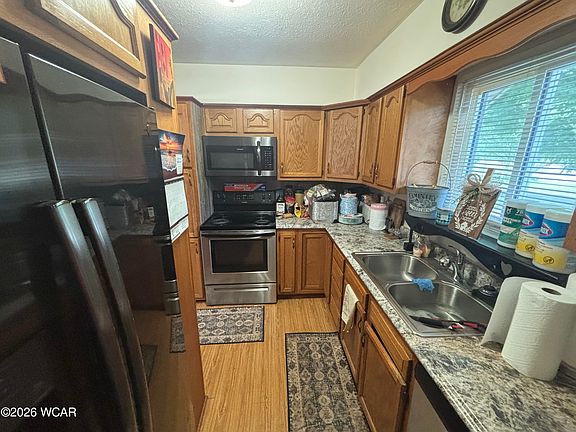 5th image of 61 Greentree Cir