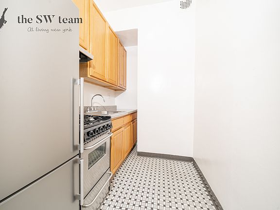 3rd image of 149 W 80th St #4C