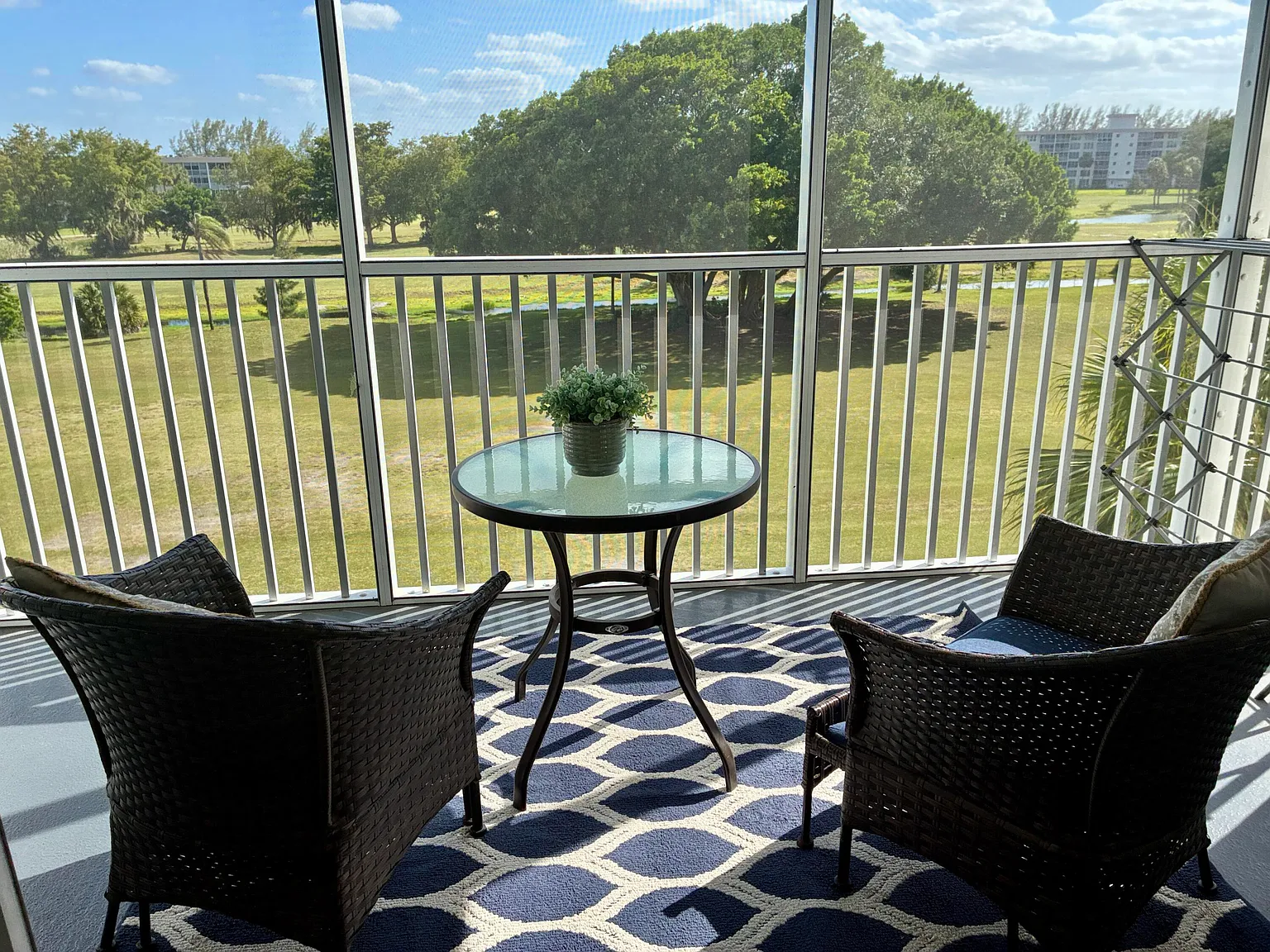 2 bed, 2.0 bath, 1100 sqft, $1,950 — Photo 2