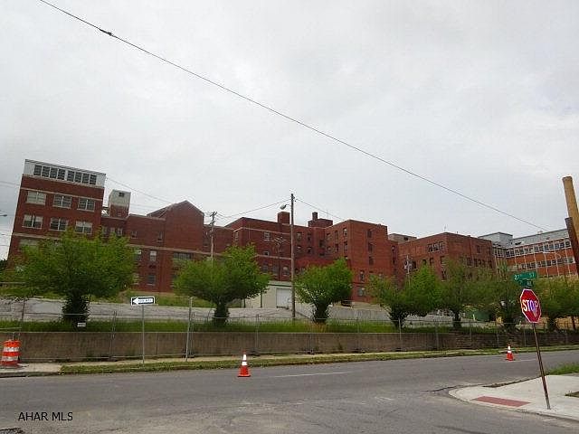 2nd image of 2500 7th Ave