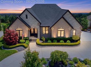 60778 Forest Creek Dr, Washington, MI 48094