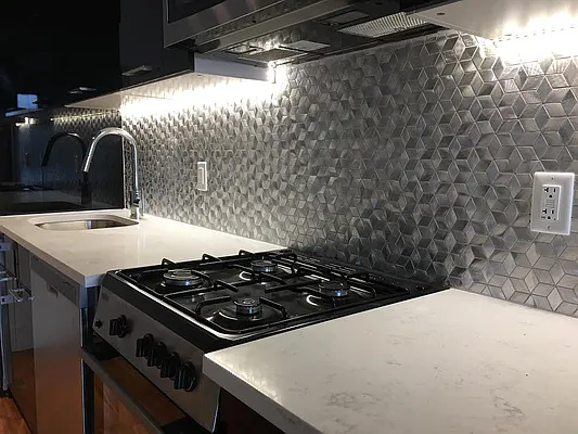 Rented by Manhattan Management LLC | media 70