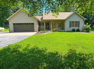 512 Thompson Ln, Mitchell, IN 47446
