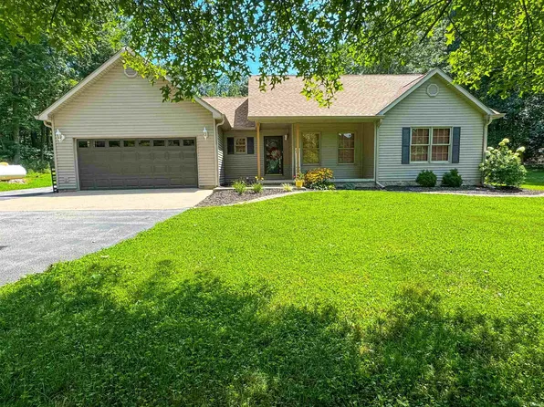 512 Thompson Ln, Mitchell, IN 47446
