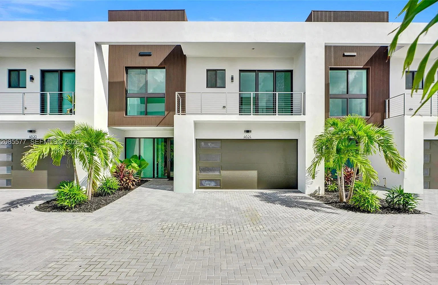 H20 Dania Beach — Photo 1