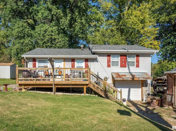 3485 Woodholm Ln, Bettendorf, IA 52722