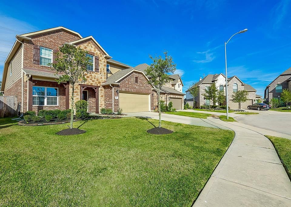 1st image of 9823 Patricia Haven Ln