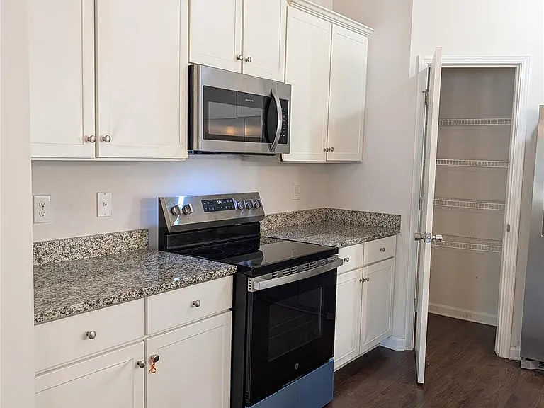 9331 Arbor Creek Dr — Photo 4