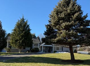 36 Macarthur Ln, Stamford, CT 06902