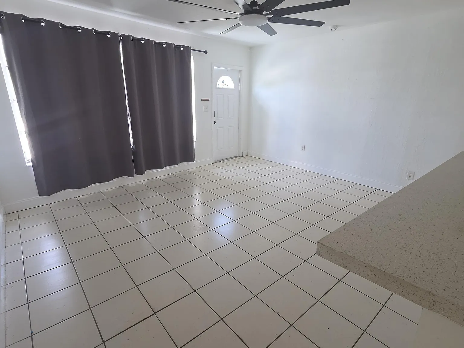 2 bed, 1.0 bath, 1117 sqft, $2,050 — Photo 2