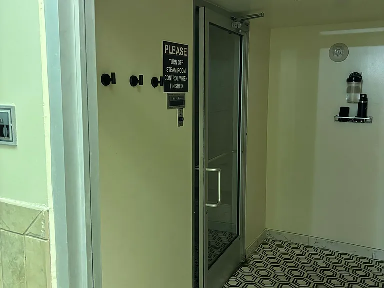 114 W Adams St #810 — Photo 33