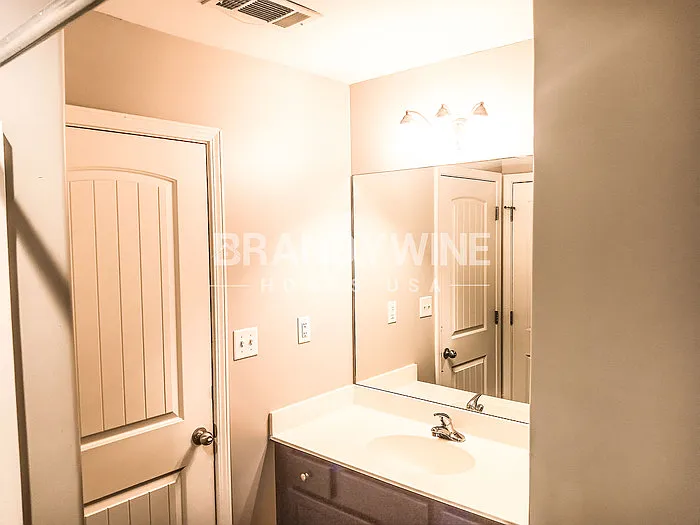 2260 Webbing Dr — Photo 18