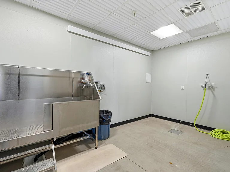 Grand Vista Apartments — Photo 38
