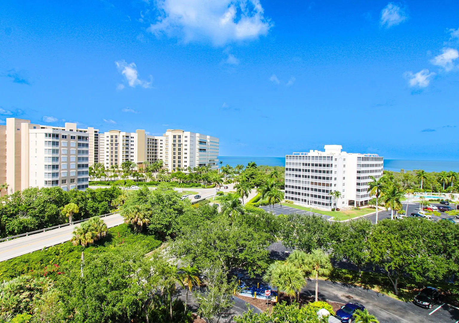 **Vanderbilt Towers**3beds/2baths**Bay Views**Walk To The Beach** — Photo 4