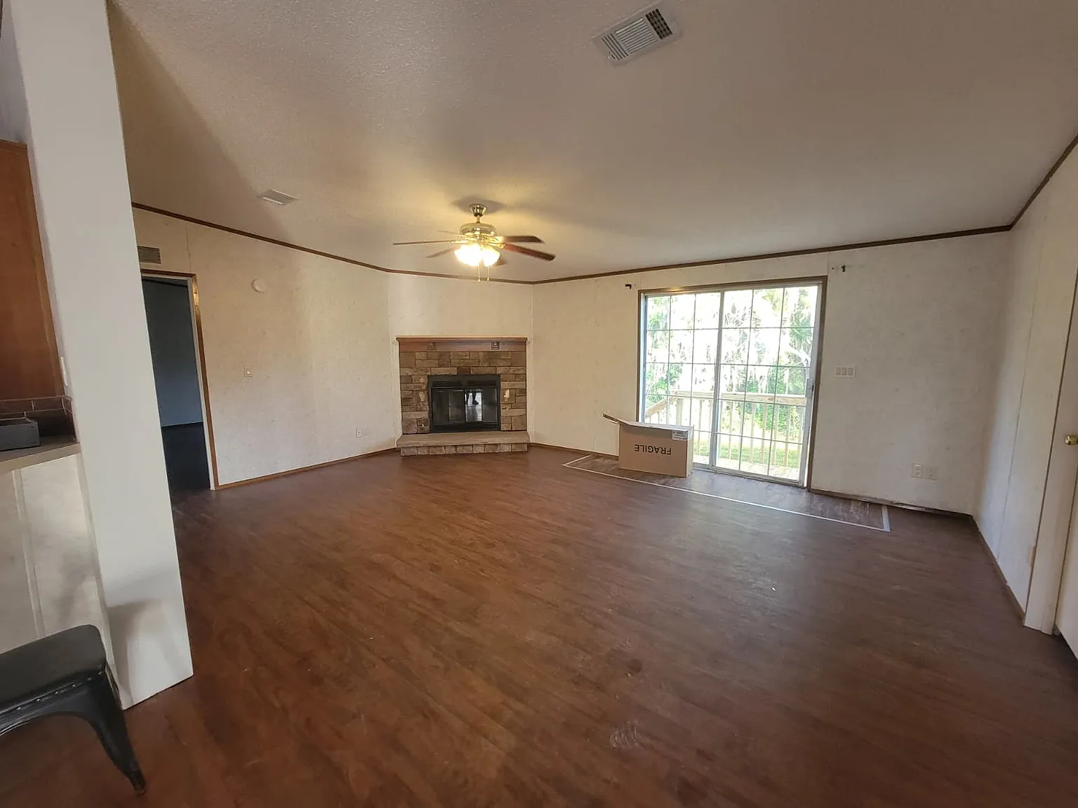 4 bed, 3.0 bath, 1780 sqft, $2,000 — Photo 4